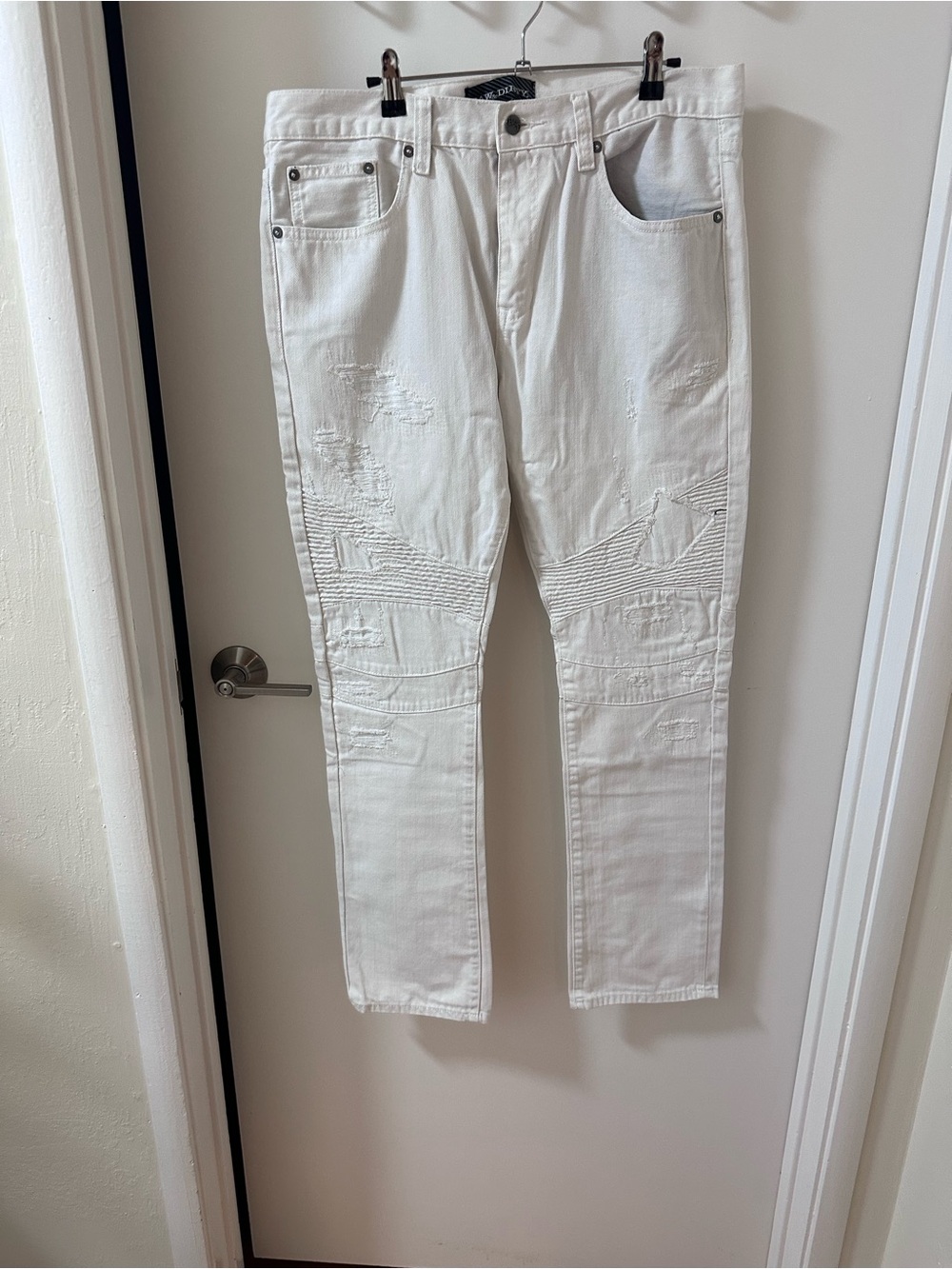 Raw & Dirty Slim Straight White Men's Motto Jeans - Distressed Style